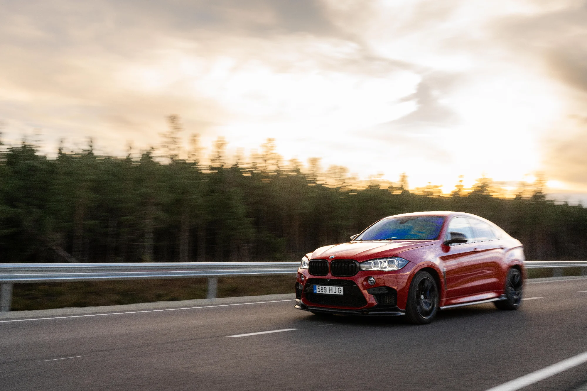 BMW X6M (589HJG) 18