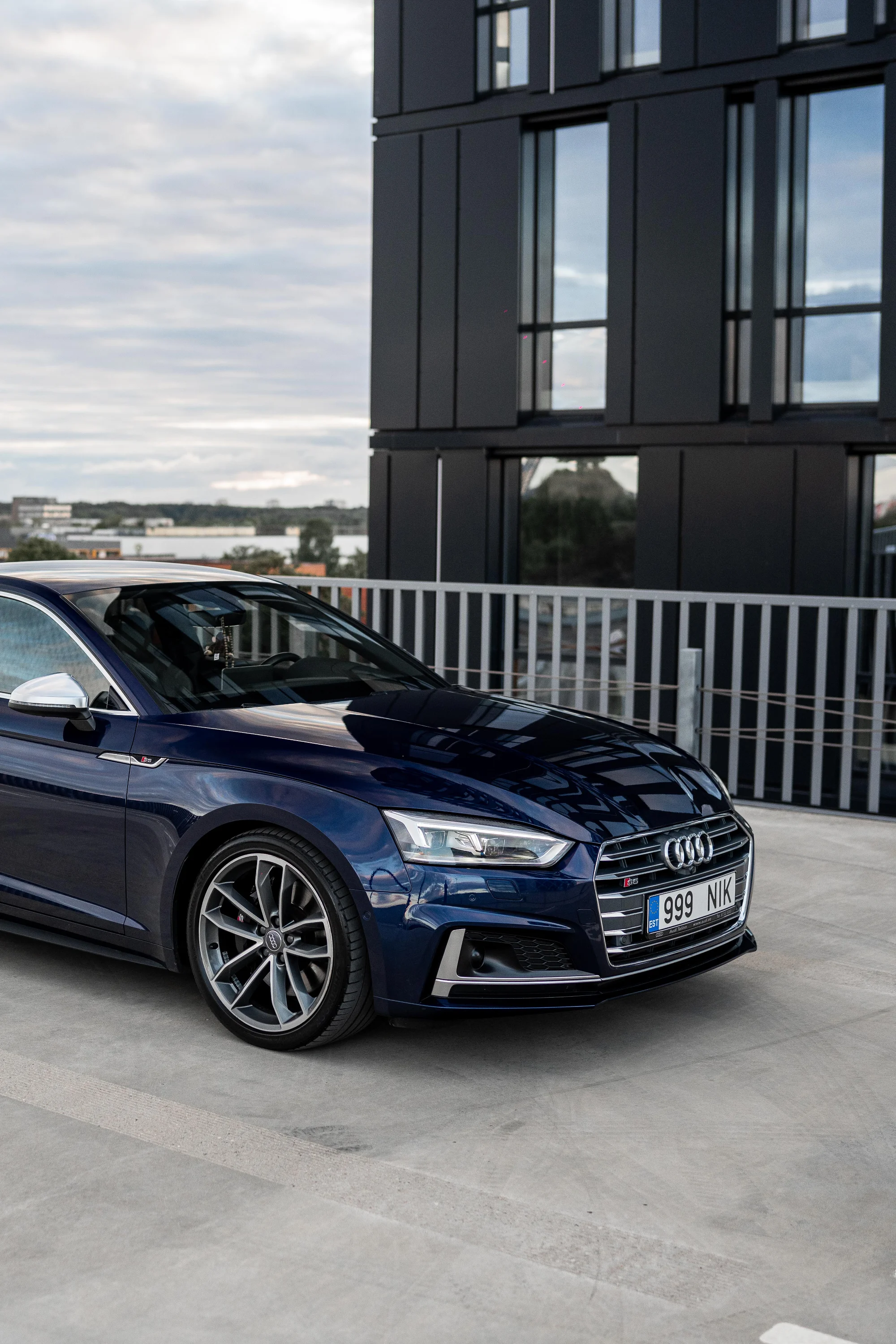 Audi S5 (999NIK)