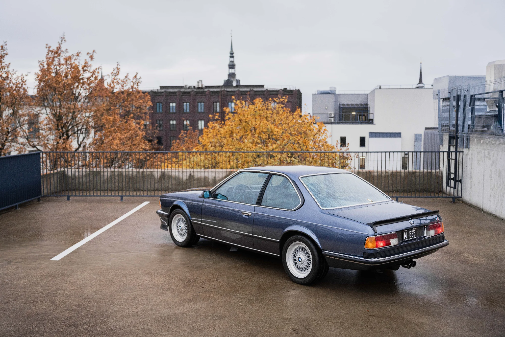 BMW 635CSI (M635) 11
