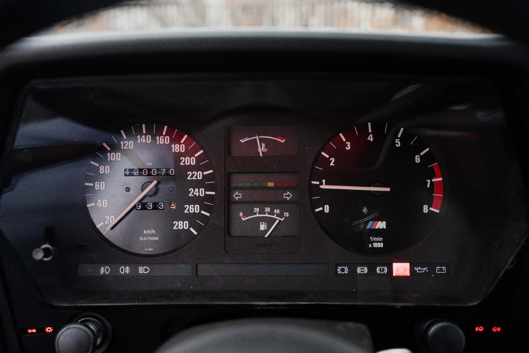 BMW 635CSI (M635) 16