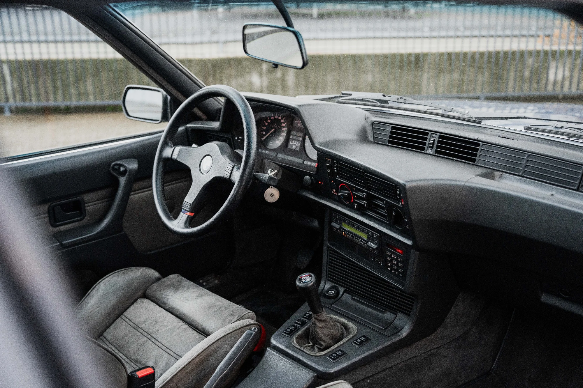 BMW 635CSI (M635) 17