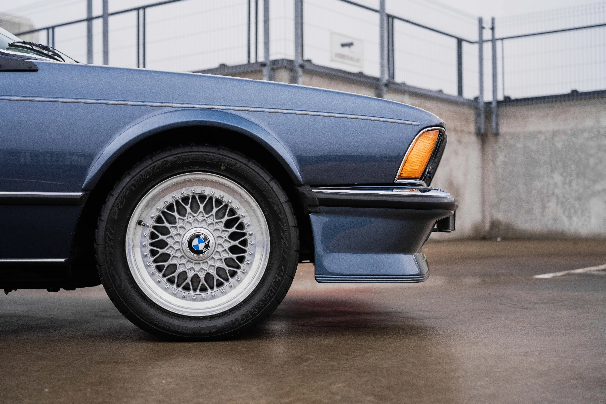 BMW 635CSI (M635) 7