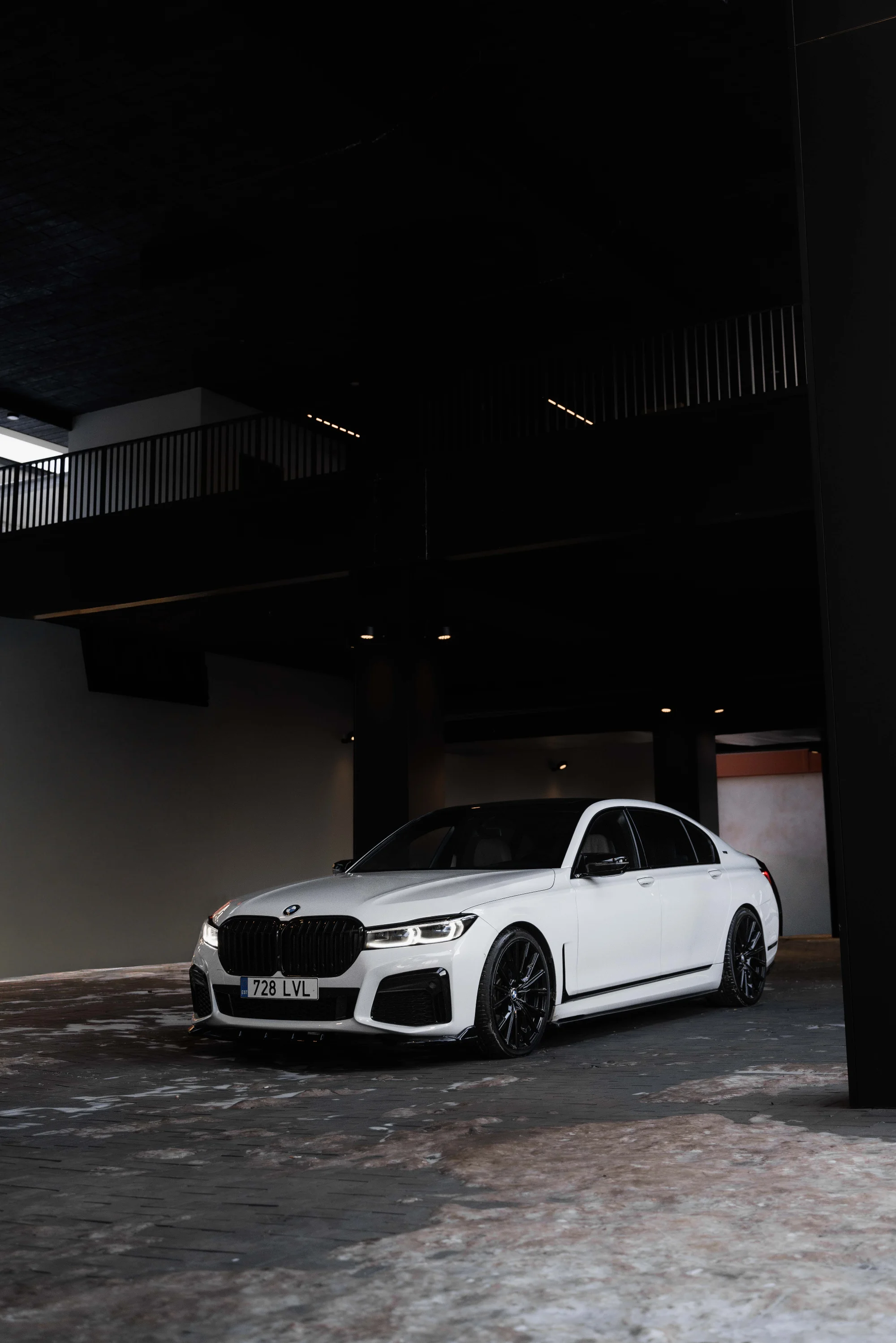 BMW V12 (728LVL) 8
