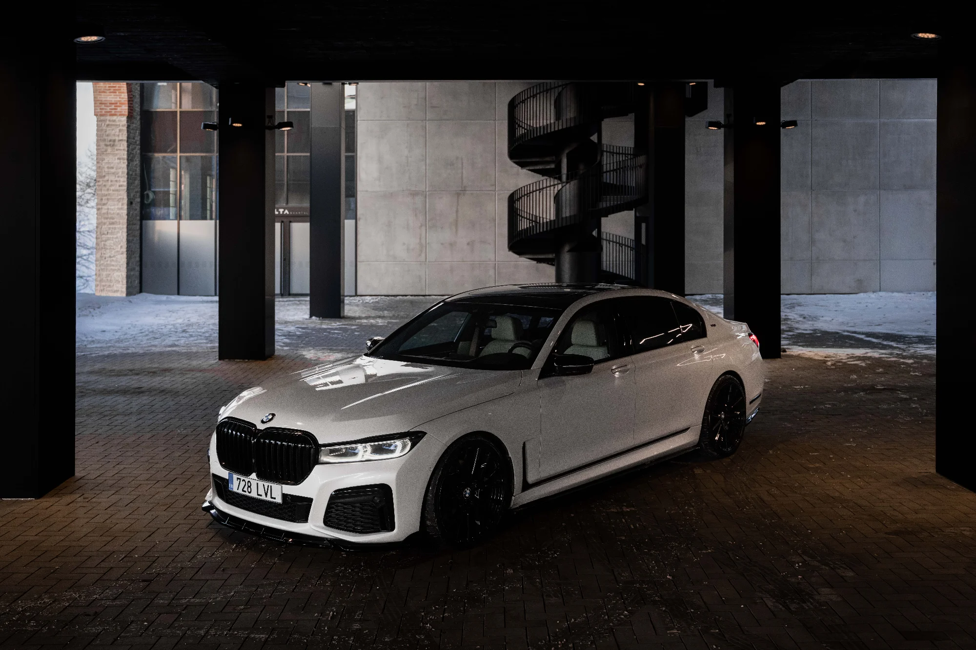 BMW V12 (728LVL) 9