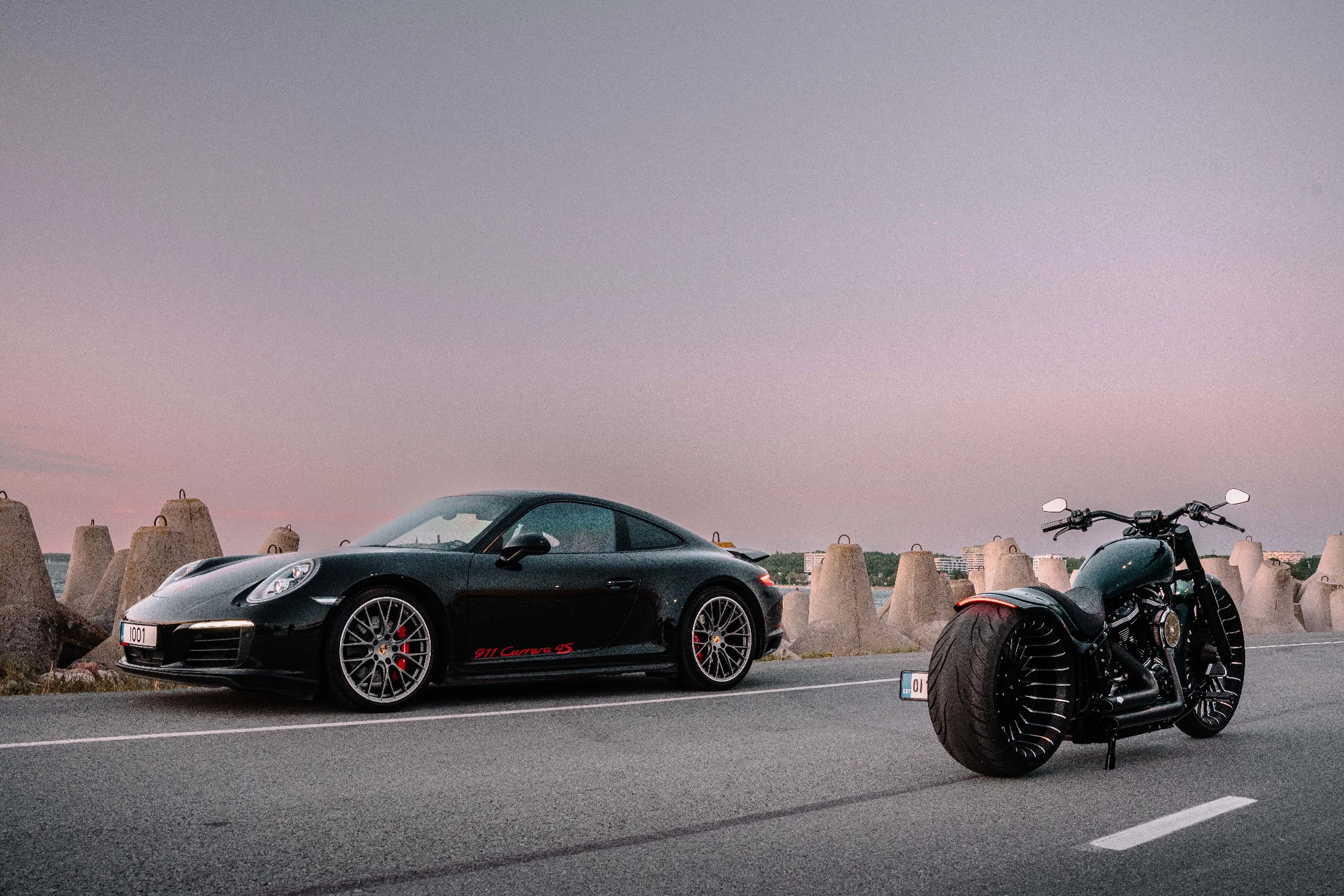 Porsche 911 X HarleyDavidson 11
