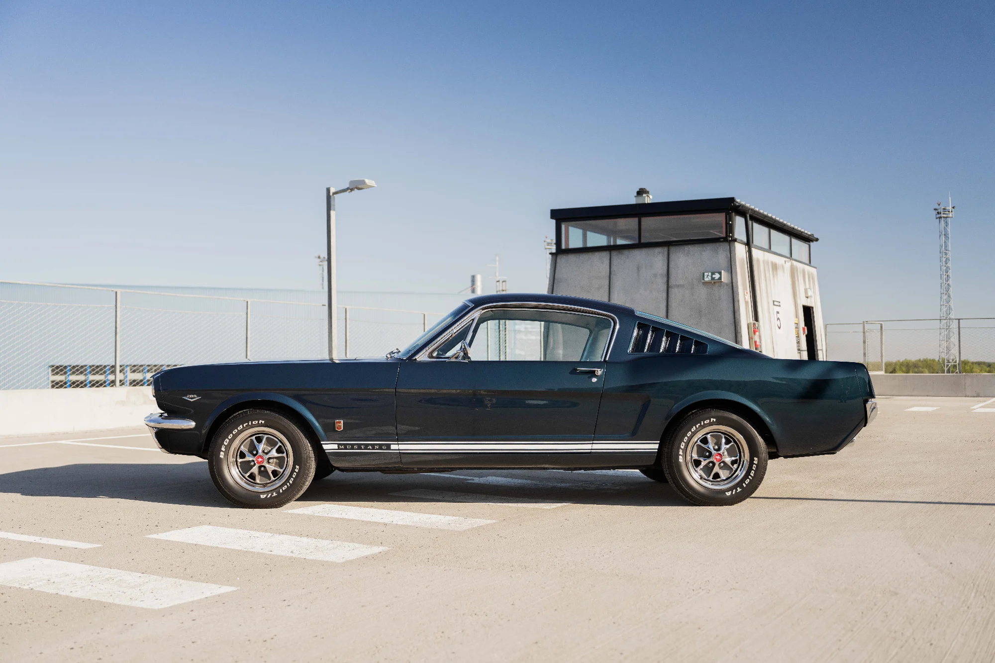 FORD MUSTANG FASTBACK 1966 6