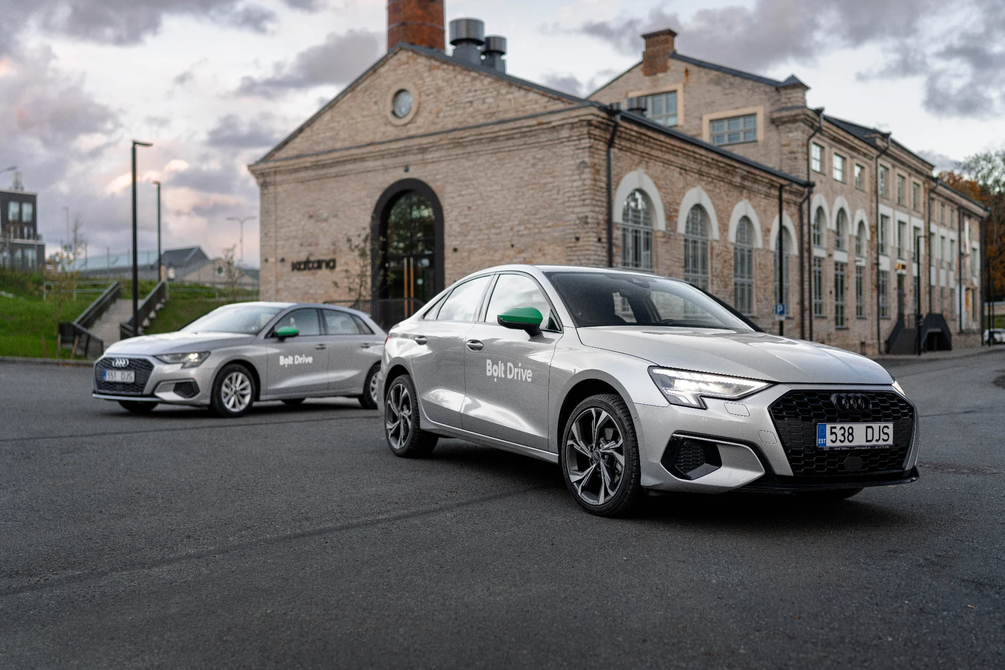 Bolt Drive 2xAudi 6