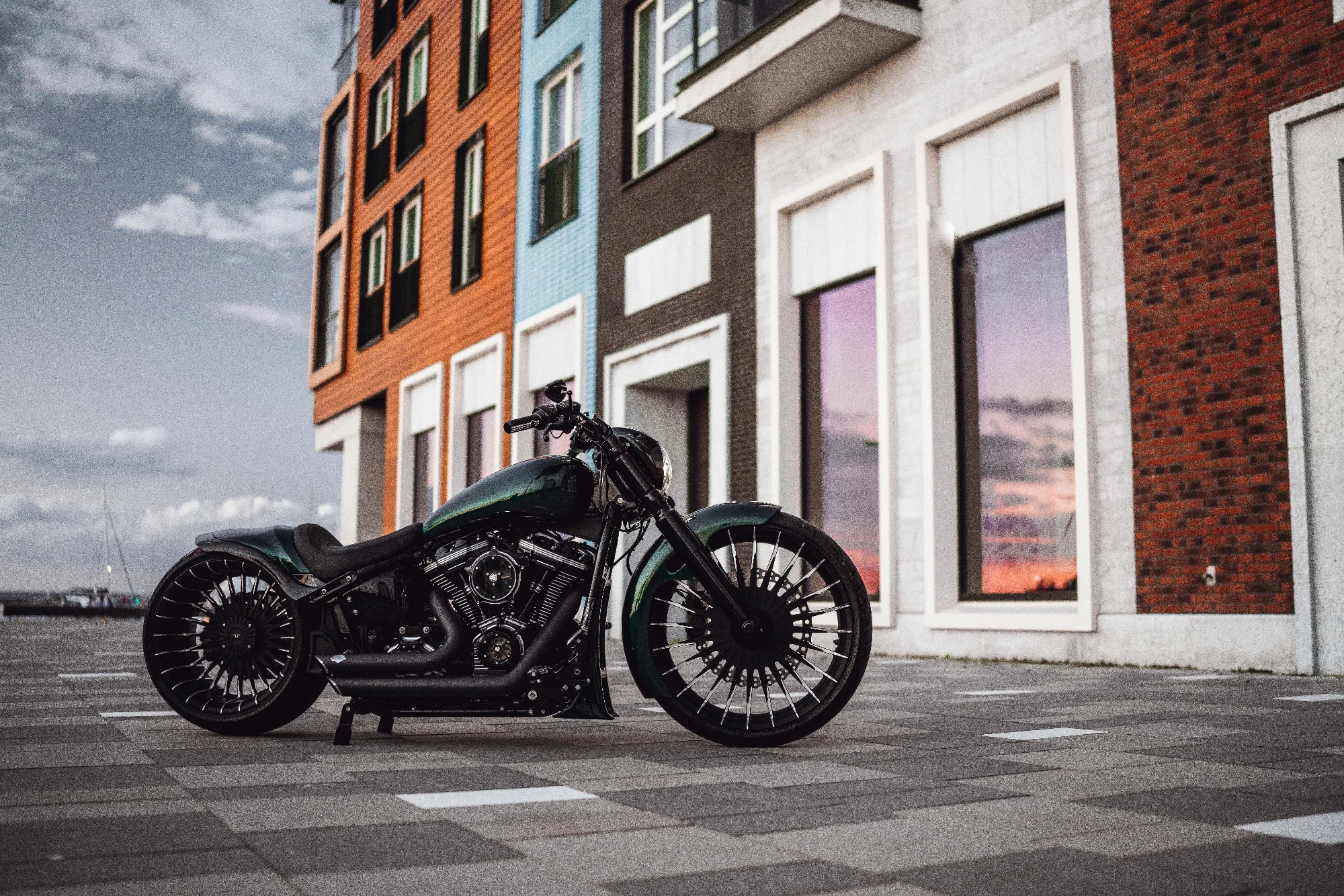 Custom HarleyDavidson 2022 12