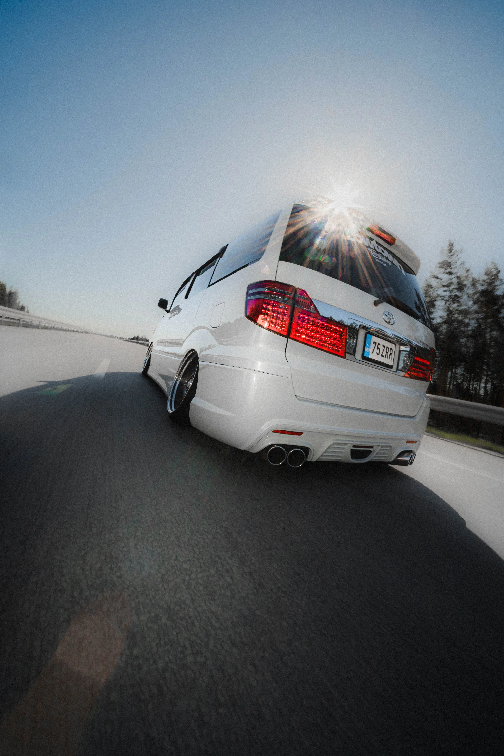 Toyota Alfard (LTWS stanced) 9