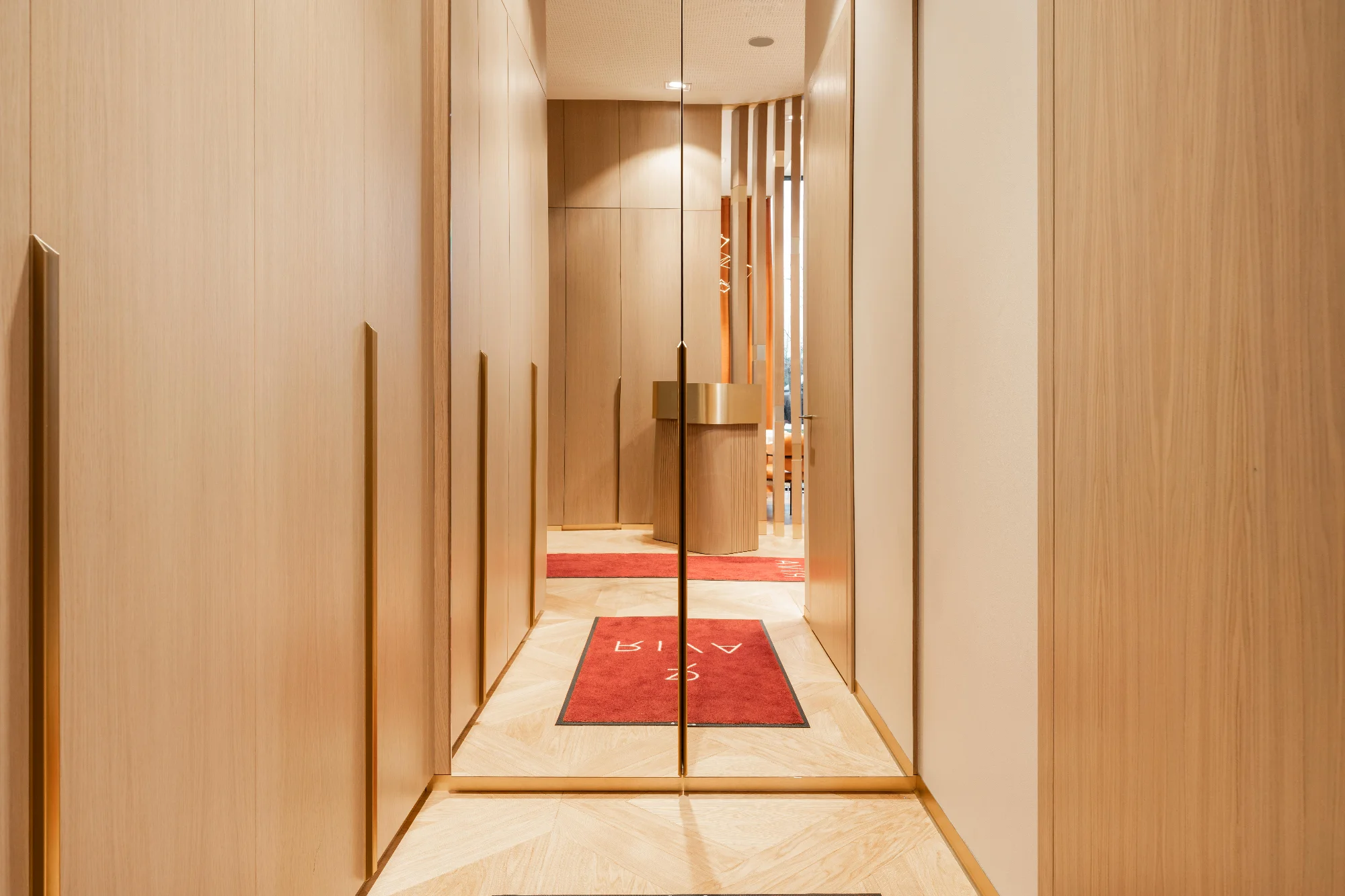itb interior x RIVA 4