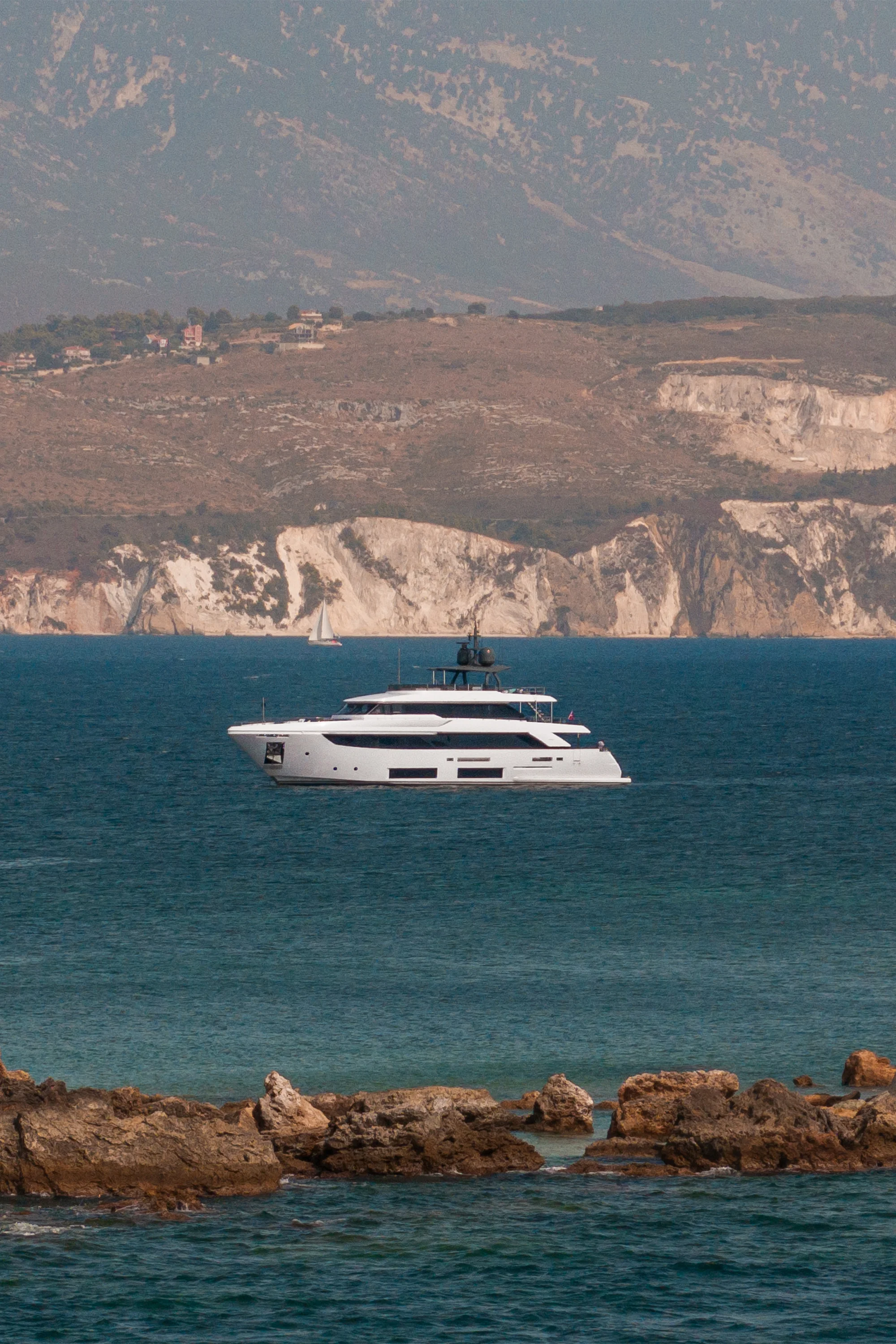 Yacht (Renewal 3)