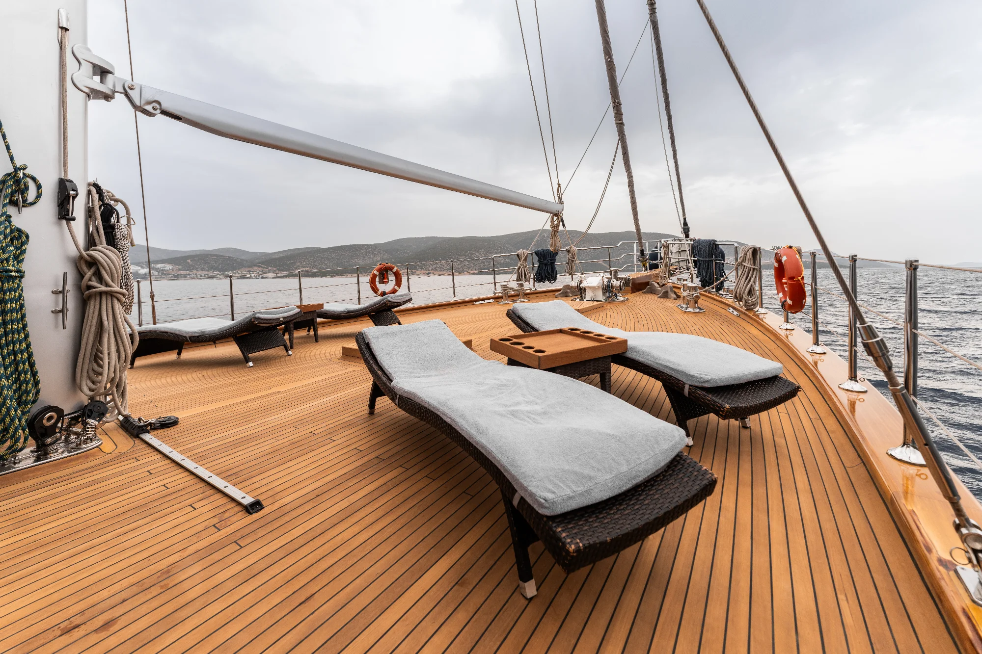Yacht (Le Pietre) 11