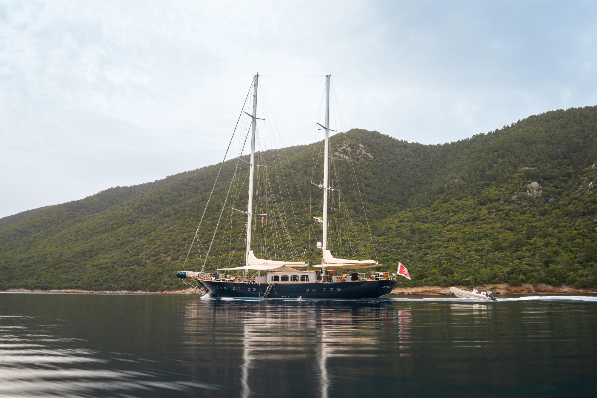 Yacht (Le Pietre) 5