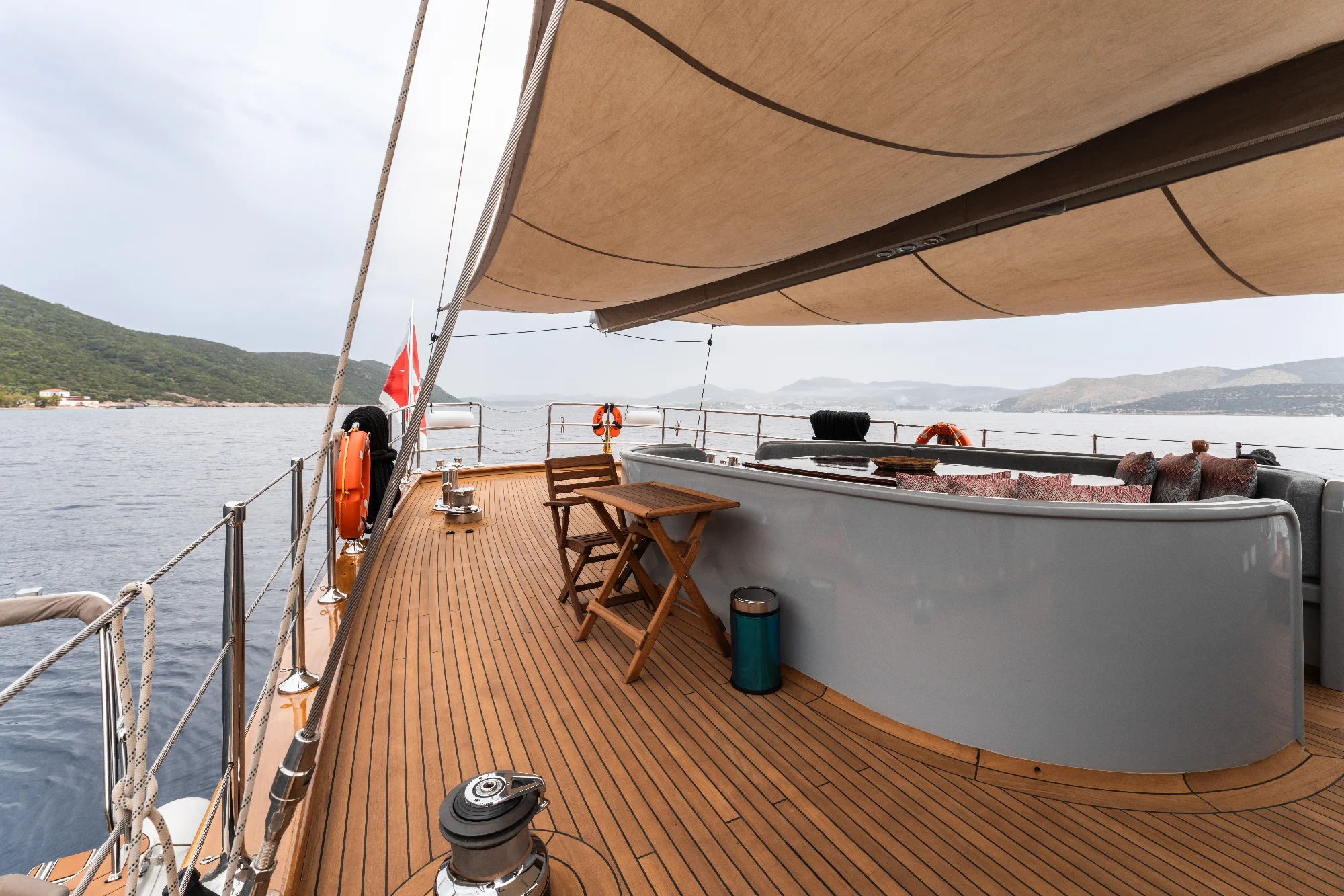 Yacht (Le Pietre) 8