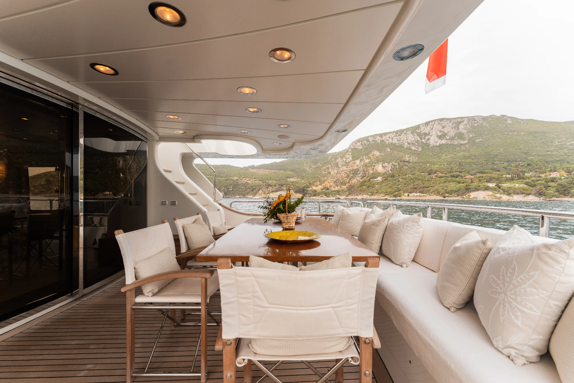 Yacht (Coconuts) 12