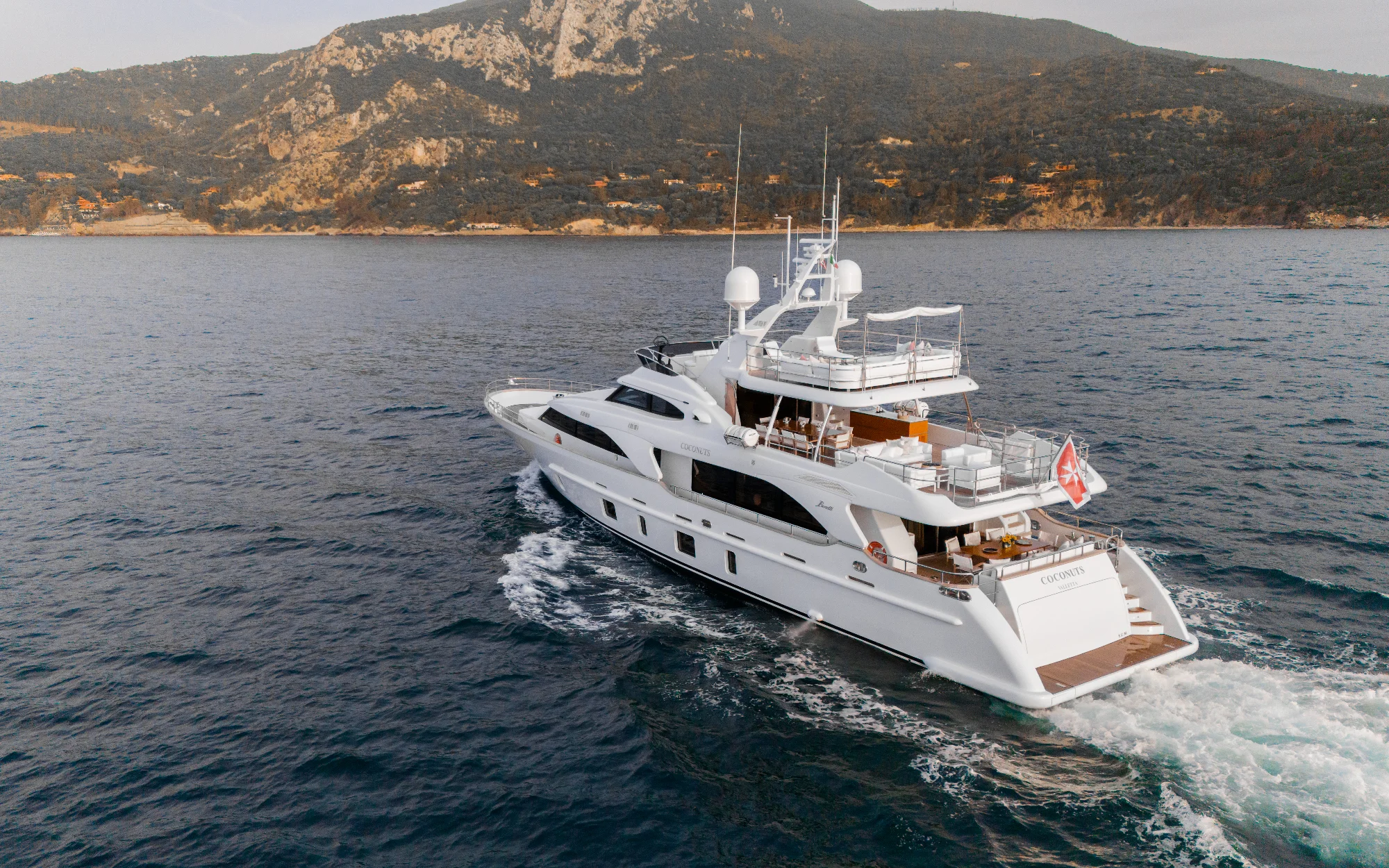 Yacht (Coconuts) 2