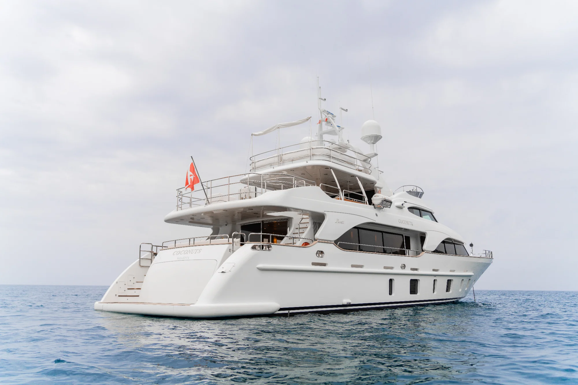 Yacht (Coconuts) 4
