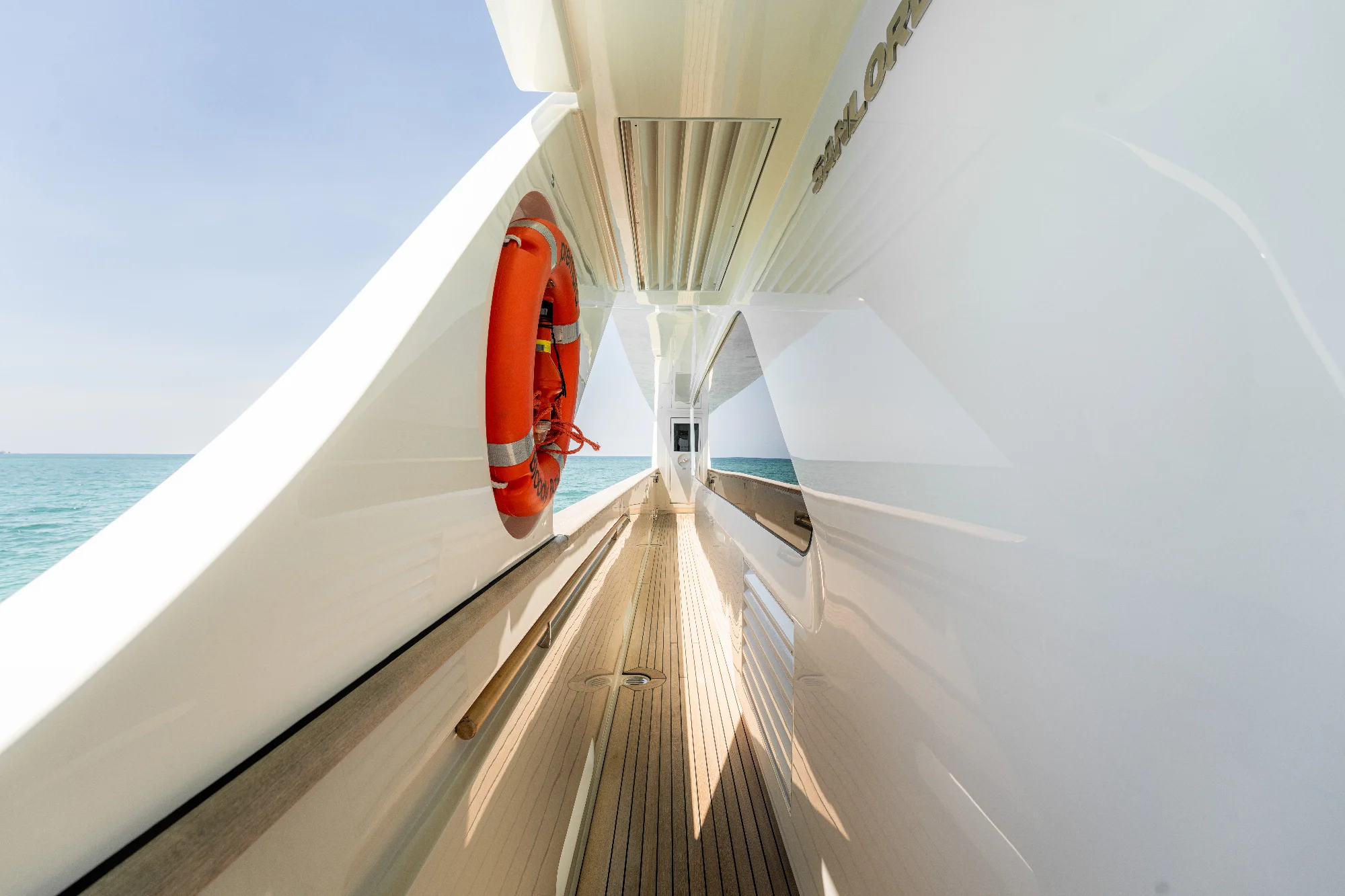 Yacht (Premura) 18