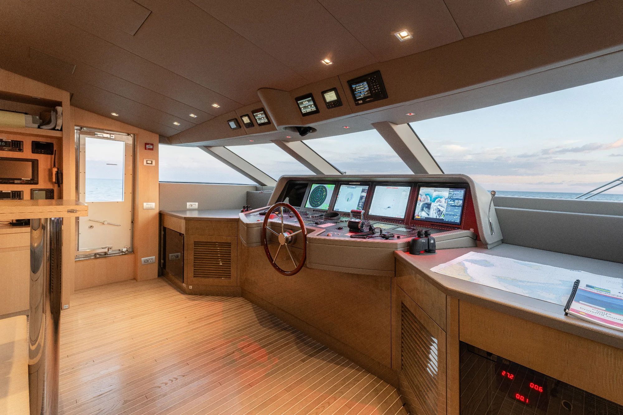 Yacht (Premura) 6