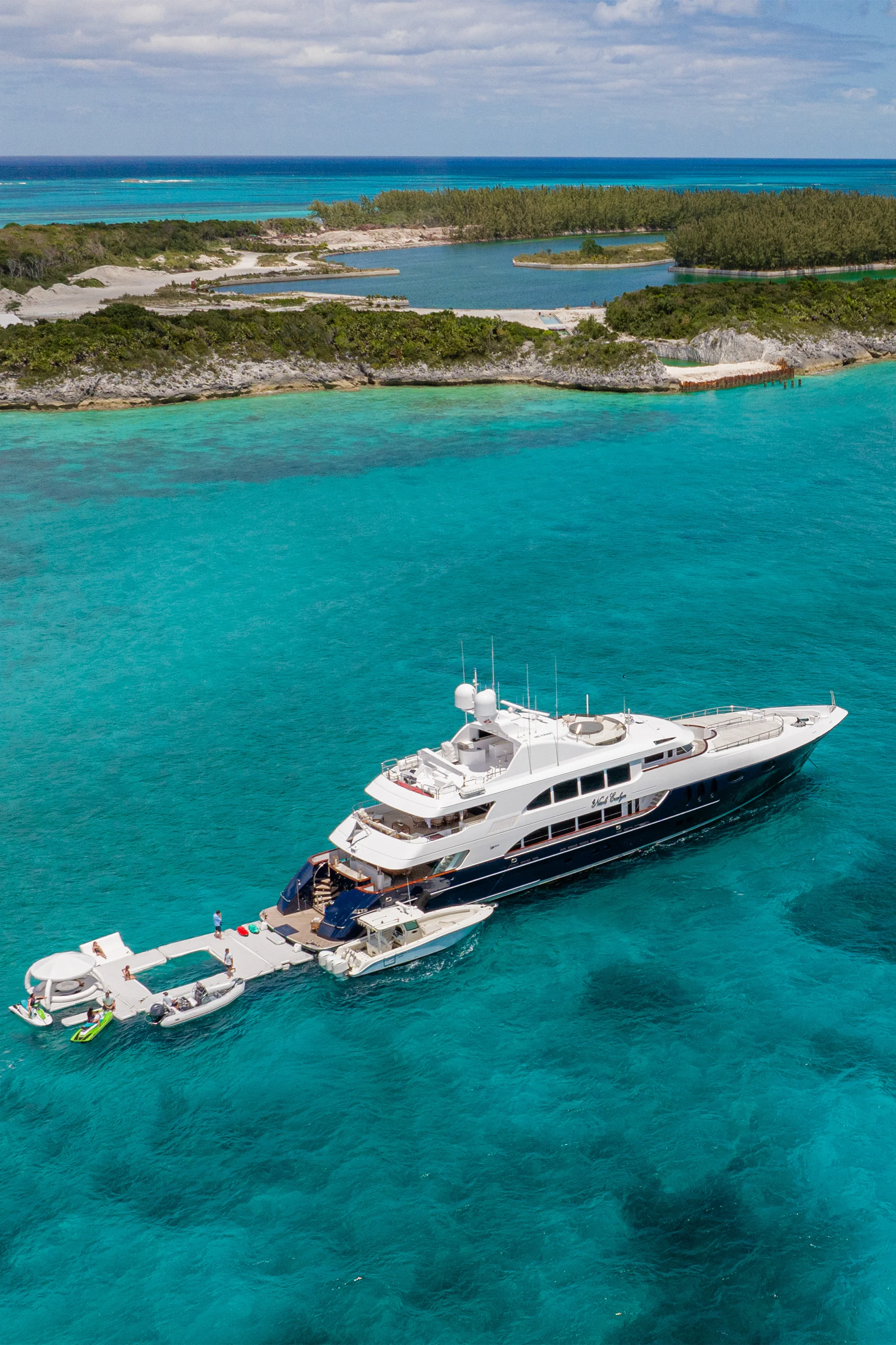 Yacht (Nicole Evelyn)