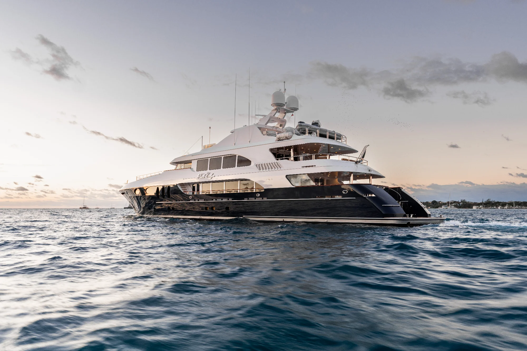 Yacht (Nicole Evelyn) 1