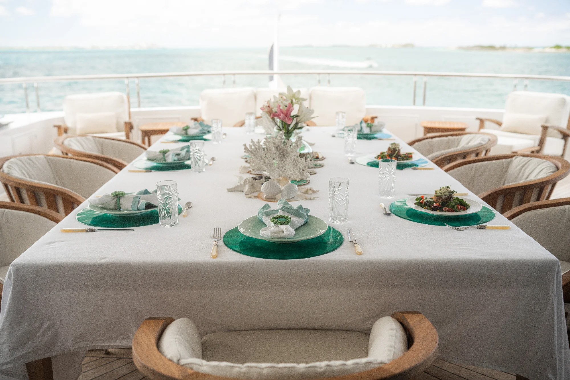 Yacht (Nicole Evelyn) 18
