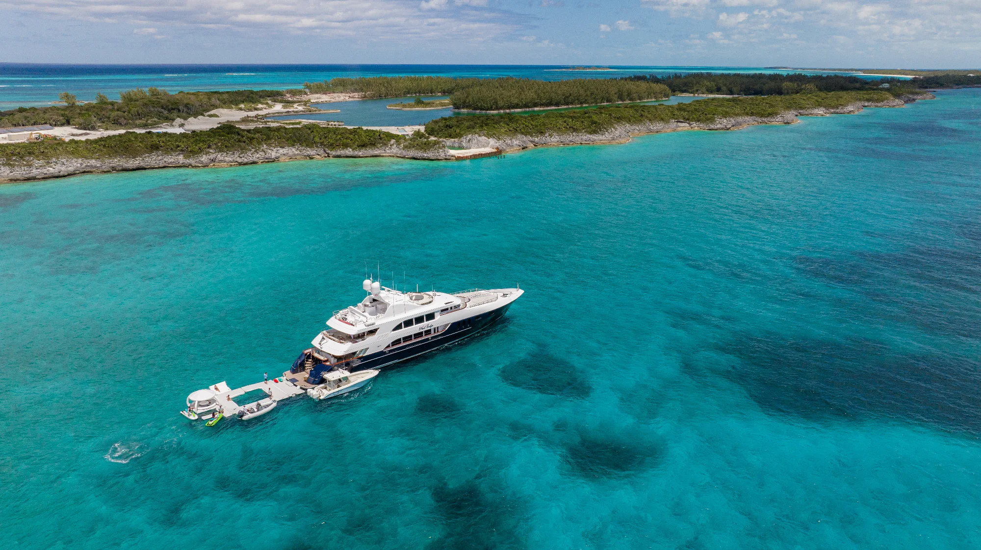 Yacht (Nicole Evelyn) 9