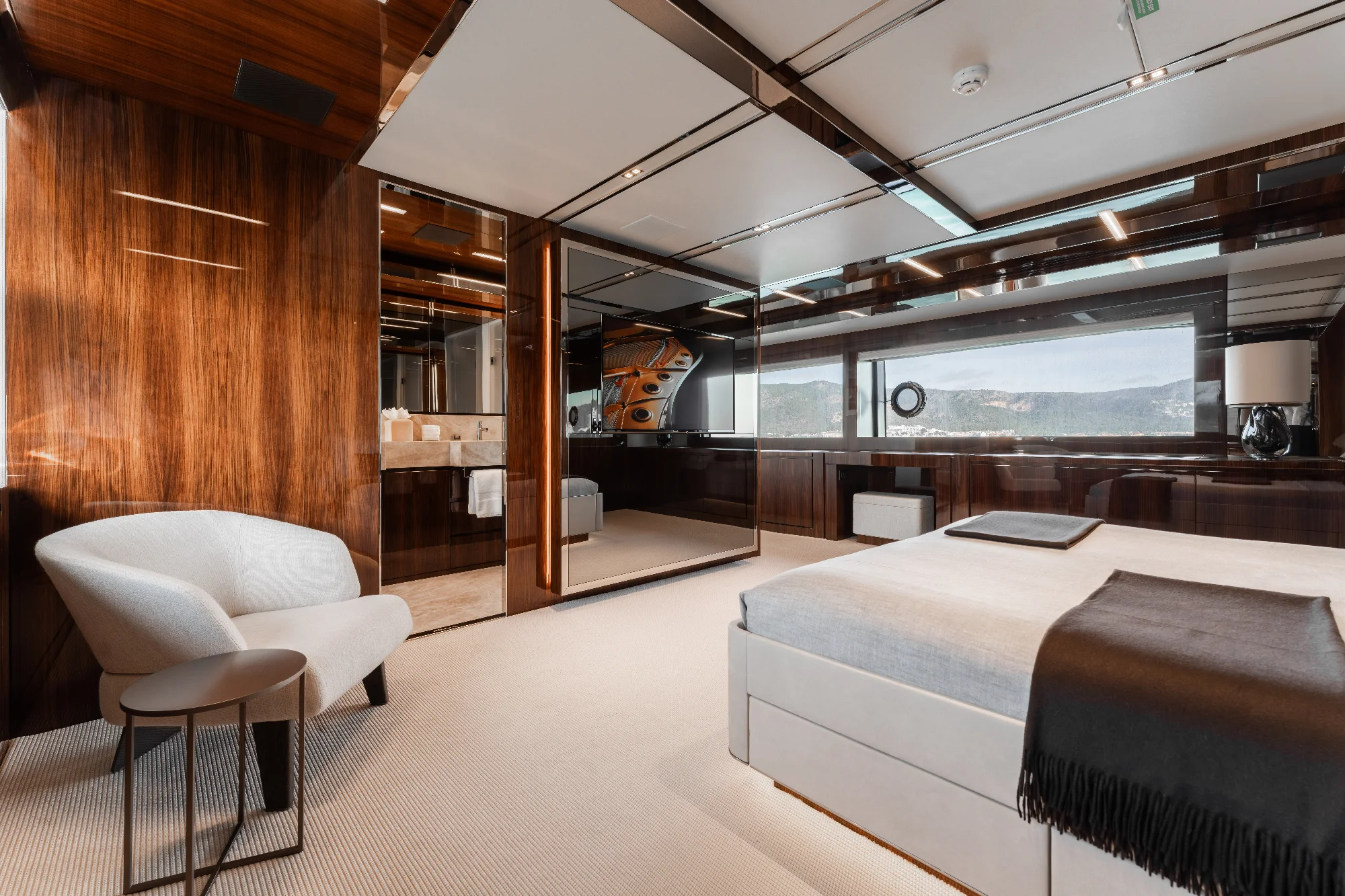 Yacht (ELYSIUM) 12