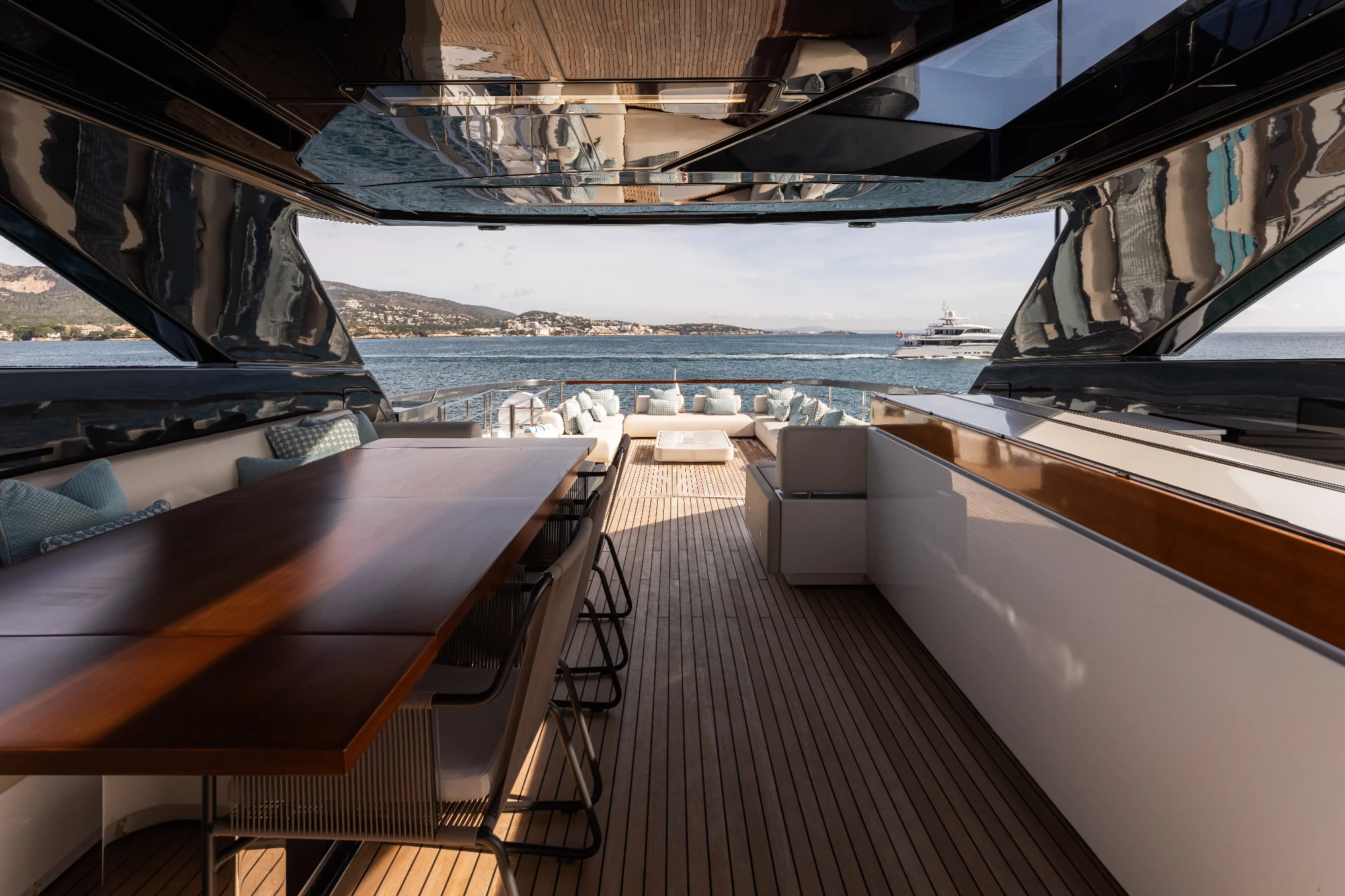 Yacht (ELYSIUM) 28