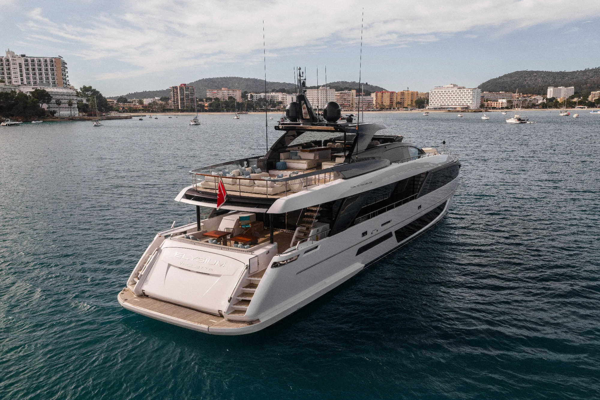 Yacht (ELYSIUM) 9