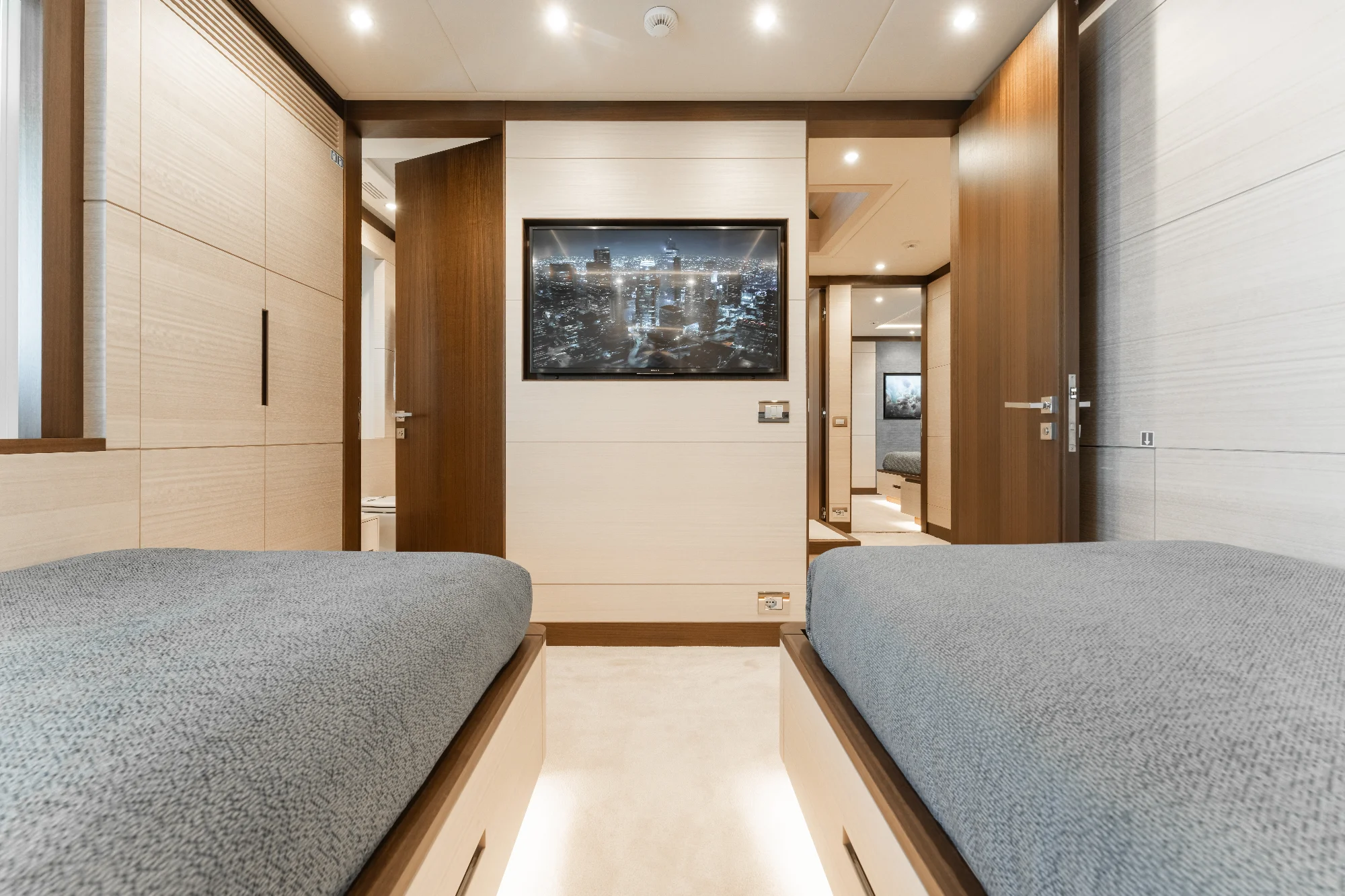 Yacht (Exinity) 14
