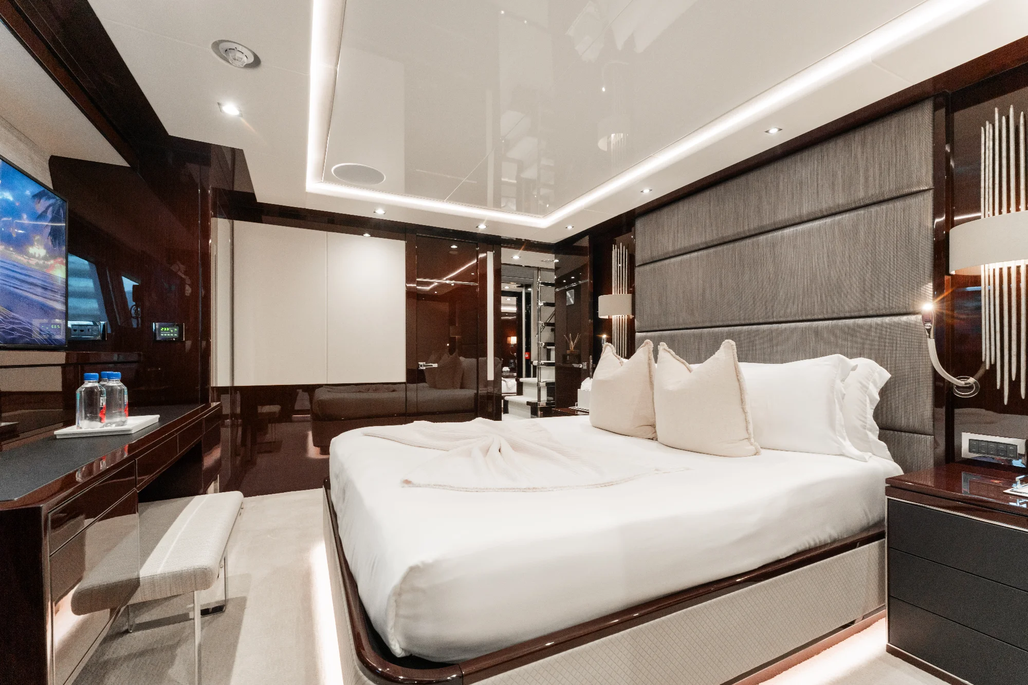 Yacht (CaptainMorgan 3) 28